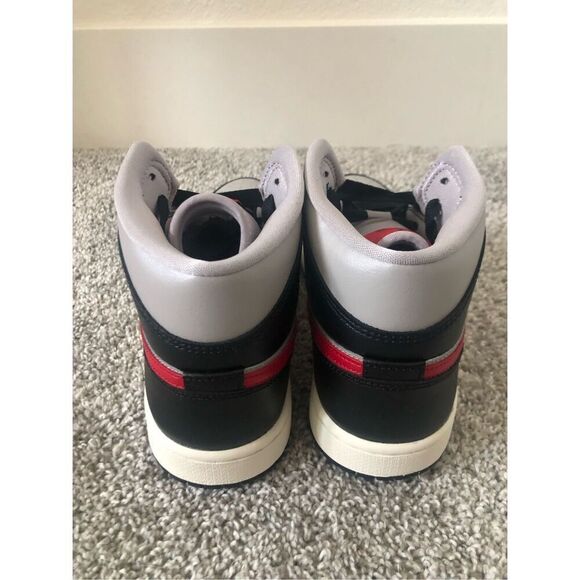 Jordan 1 Mid Black/Gym/ College Grey Red Women’s Size 8.5 - Picture 4 of 9